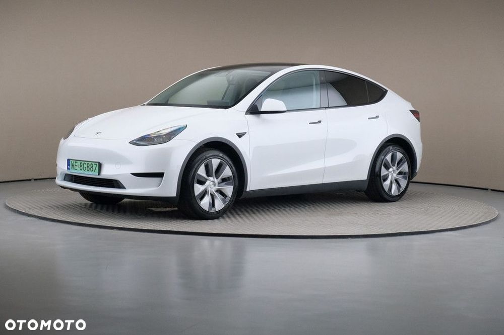 Tesla Model Y - 1