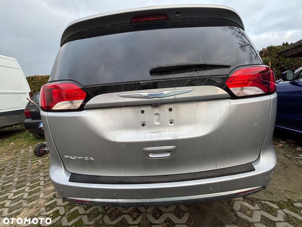 Chrysler Pacifica - 3