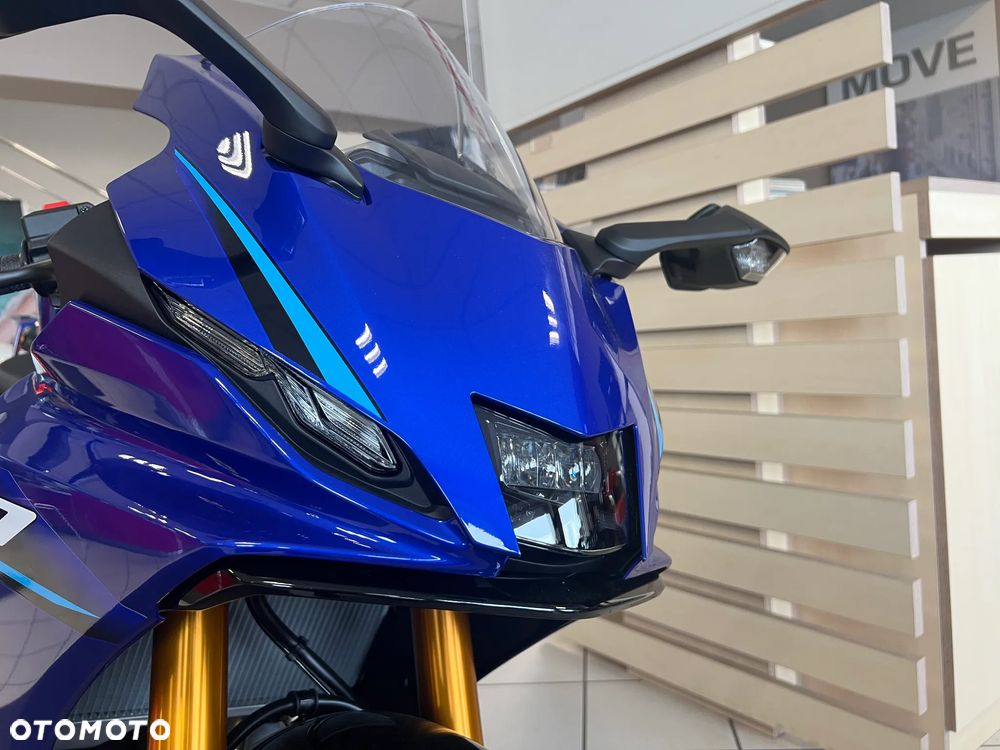 Yamaha R7 - 7