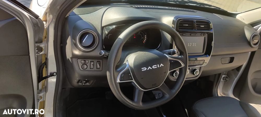 Dacia Spring Expression - 9