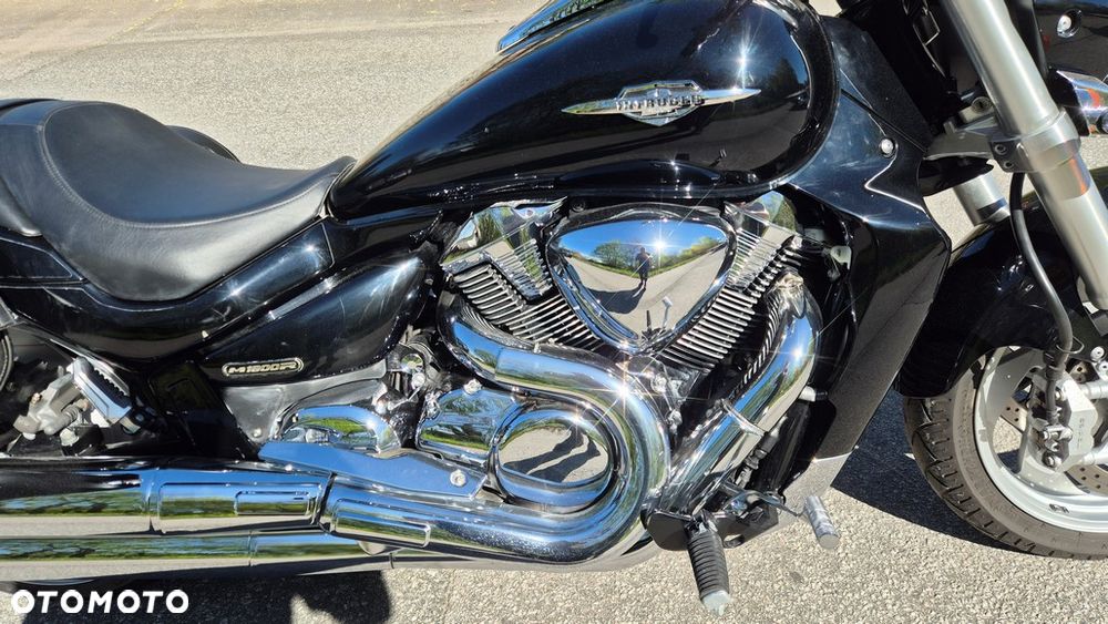 Suzuki Intruder - 10