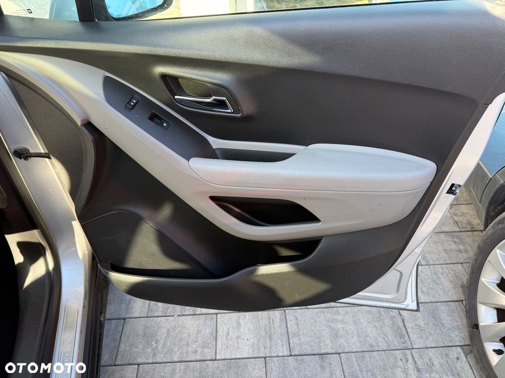 Chevrolet Trax 1.4 T LS - 19