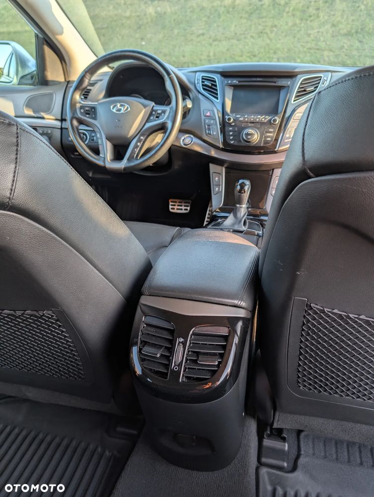 Hyundai i40 Kombi 1.7 CRDi DCT Premium - 15
