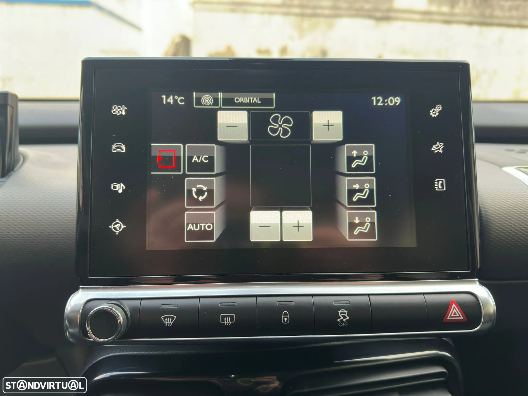 Citroën C4 Cactus 1.2 PureTech Shine EAT6 - 18