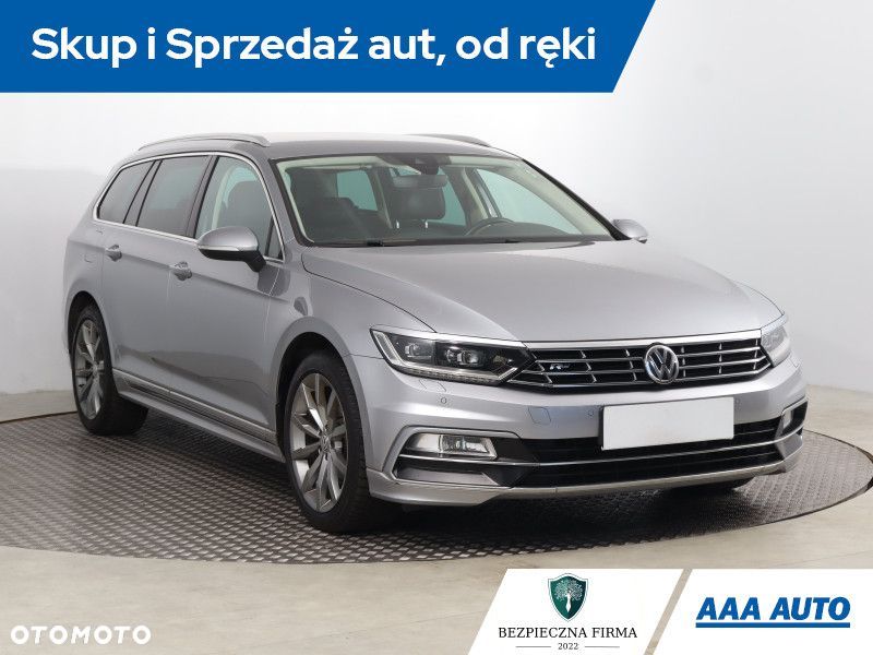 Volkswagen Passat - 2