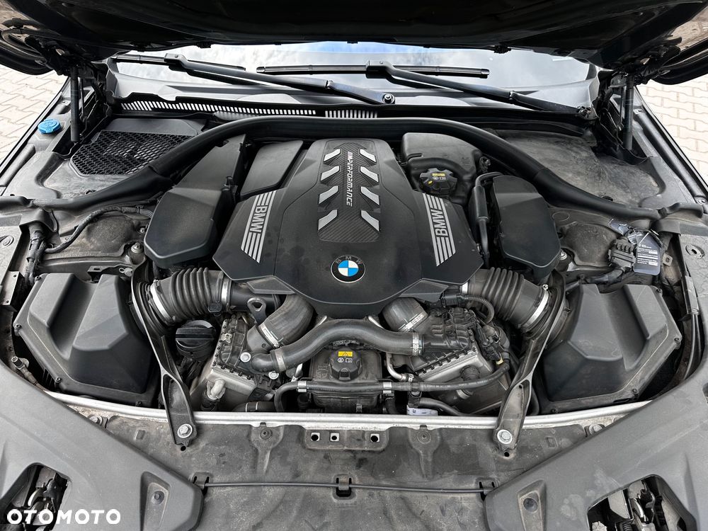 BMW Seria 8 - 38