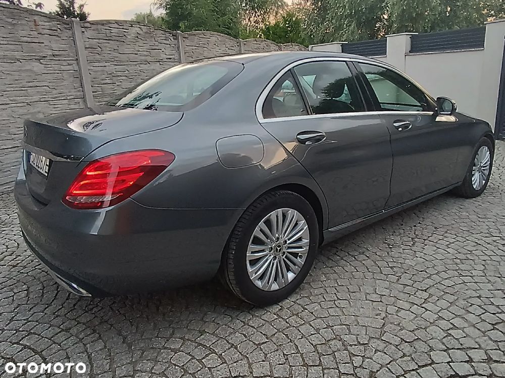 Mercedes-Benz Klasa C 180 9G-TRONIC Exclusive - 4