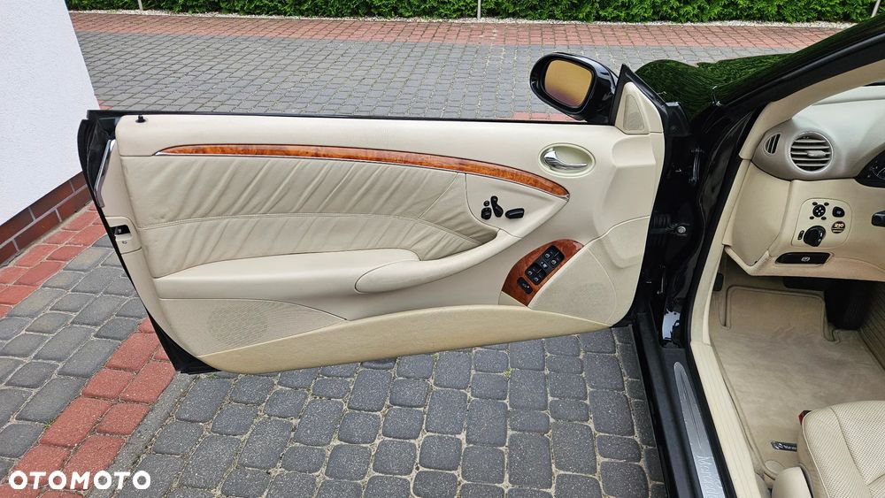 Mercedes-Benz CLK 320 - 25