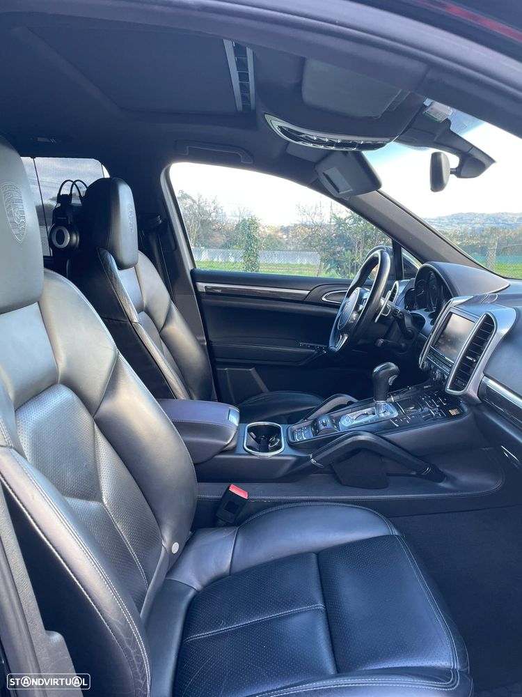 Porsche Cayenne S - 8