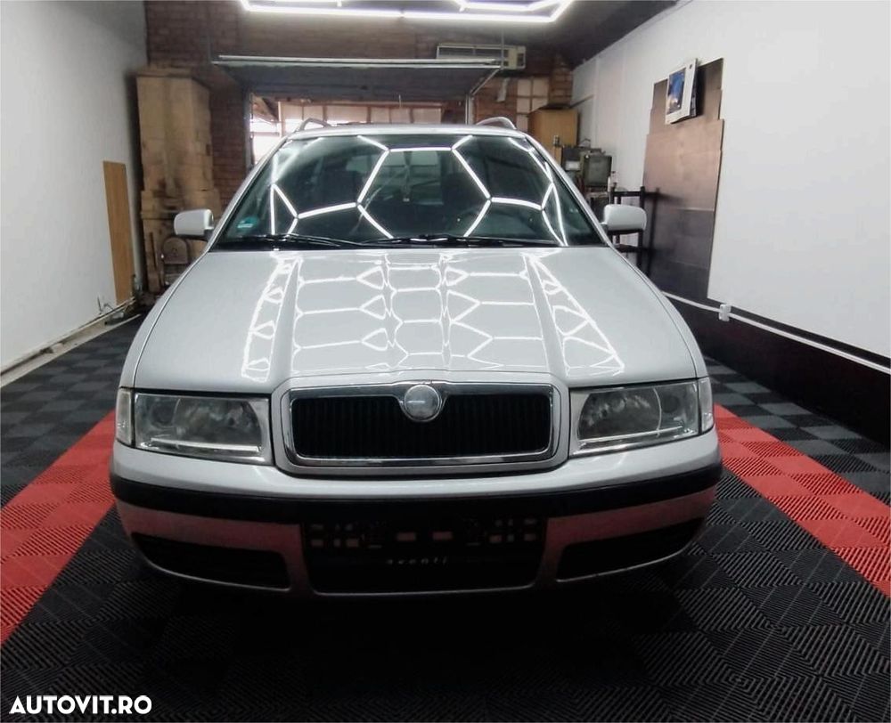 Skoda Octavia Combi 1.6 Elegance - 2