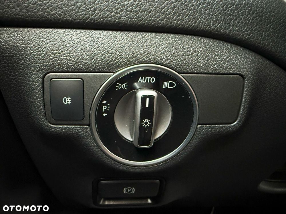 Mercedes-Benz GLA 200 7G-DCT Style - 16