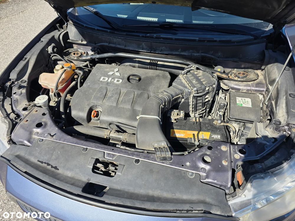 Mitsubishi Outlander - 18