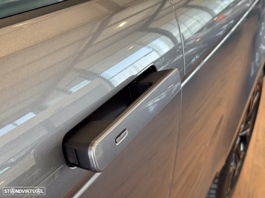Land Rover Range Rover Evoque P300e R-Dynamic - 16