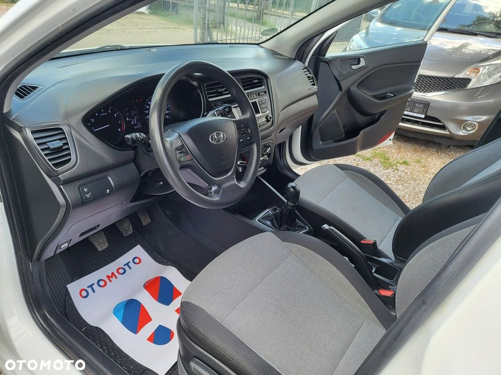 Hyundai i20 - 13