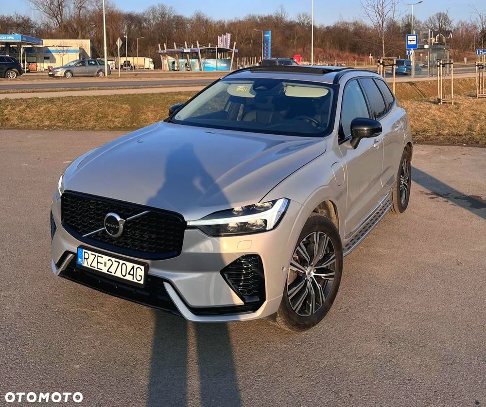 Volvo XC 60 T6 Plug-In Hybrid AWD Plus Black Edition - 1