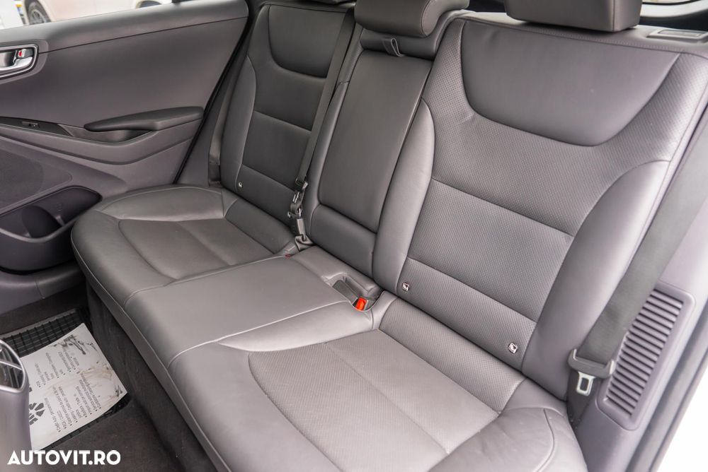 Hyundai IONIQ 1.6 GDI Premium - 22