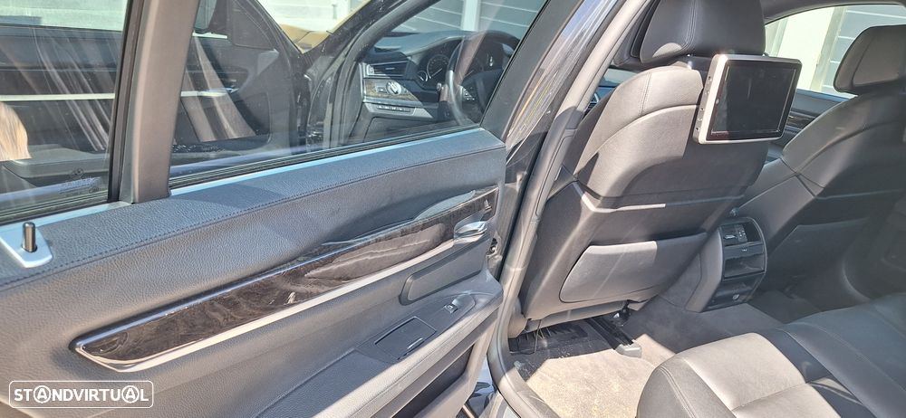 BMW 740 d xDrive Pack M - 7