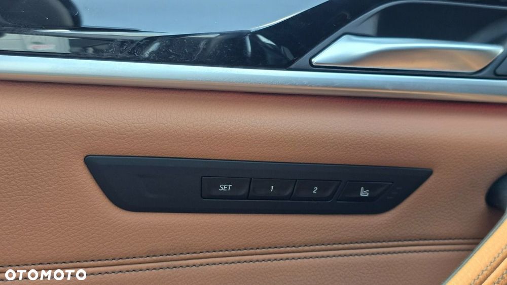 BMW Seria 5 518d Sport Line - 19