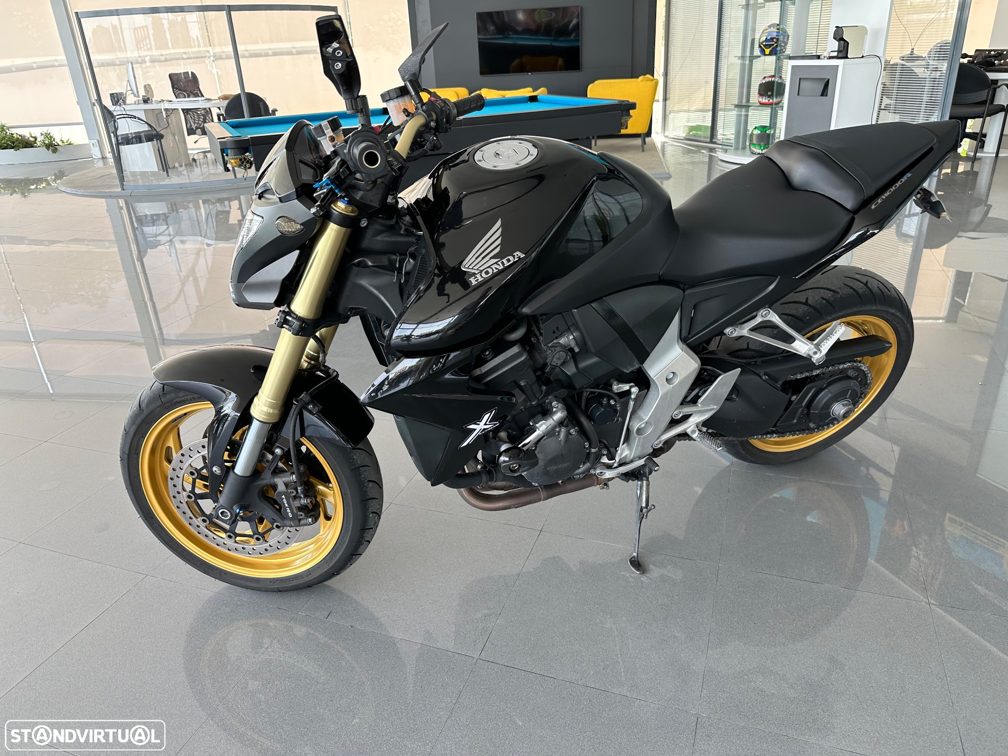 Honda CB - 23