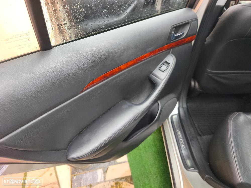 Toyota Avensis S/D 1.6 Executive - 16