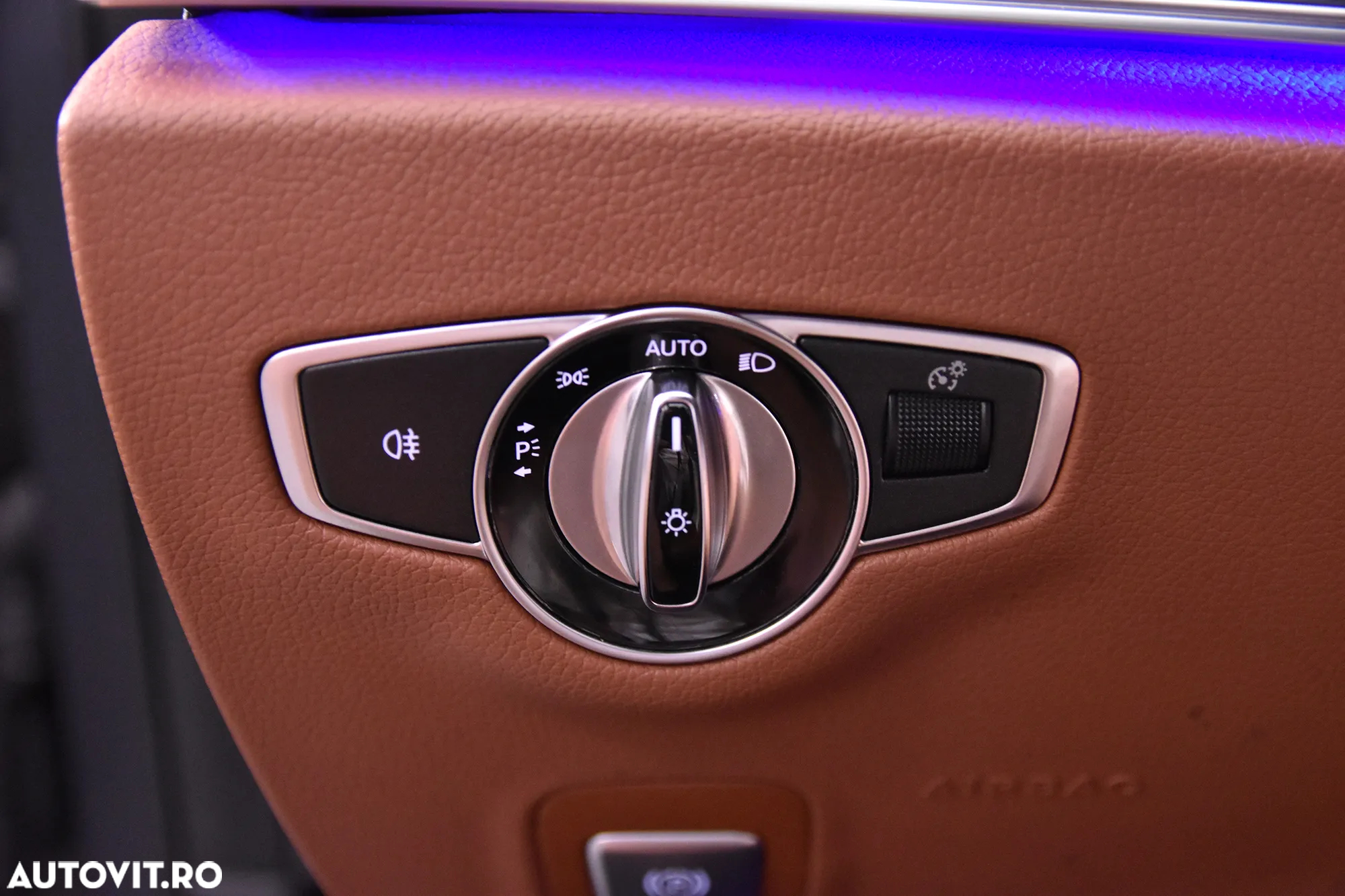 Mercedes-Benz E 220 d 4MATIC Aut. - 16