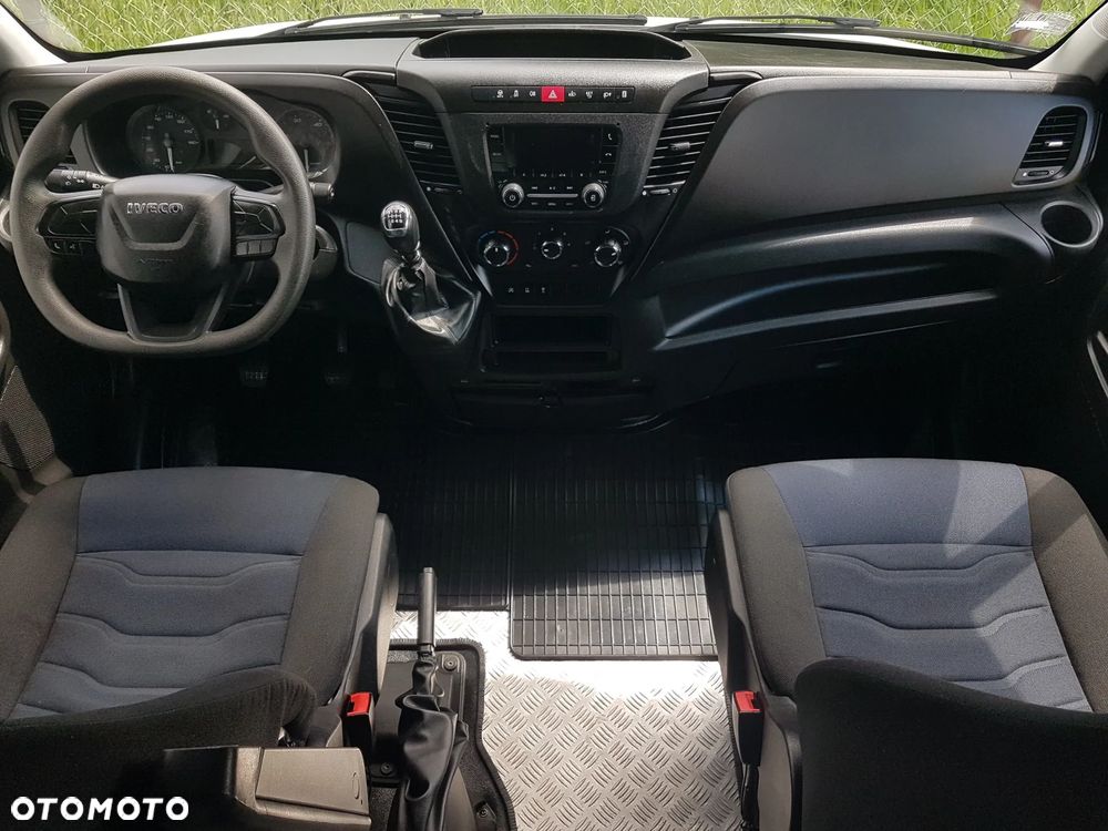 Iveco DAILY KONTENER NISKOPODŁOGOWY 4,43x2,23x2,42 SKLEP FOODTRUCK BAR KLIMA KONIOWÓZ KAMPER - 26