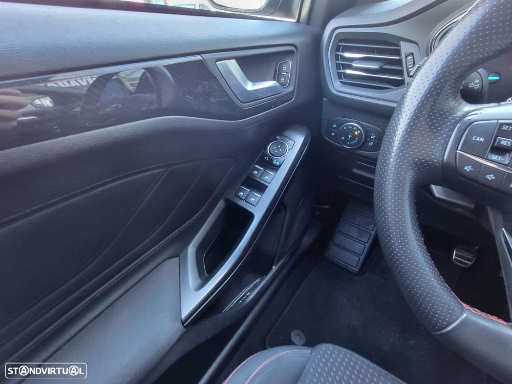 Ford Focus 1.5 TDCi EcoBlue ST-Line - 10