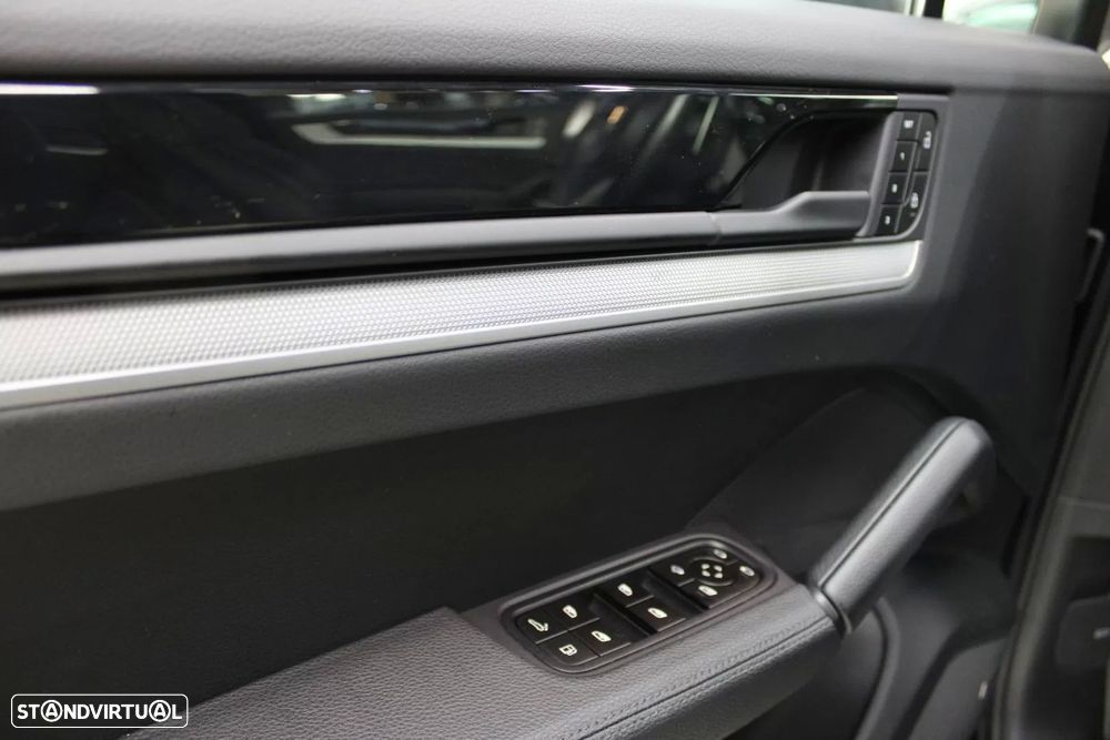 Porsche Cayenne Coupé E-Hybrid - 36