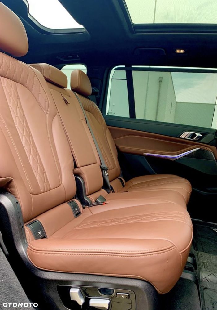 BMW X7 M50i sport - 13