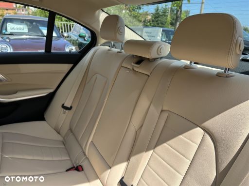BMW Seria 3 330e Sport Line sport - 17