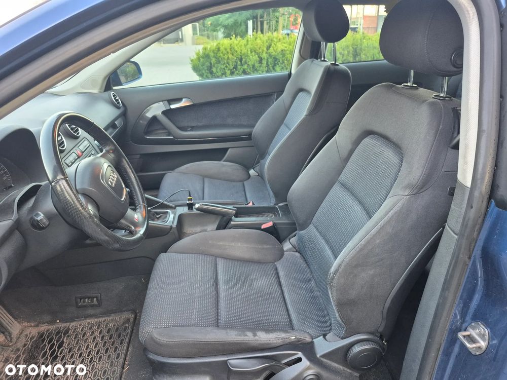 Audi A3 3-drzwiowe 1.6 FSI Ambiente - 13