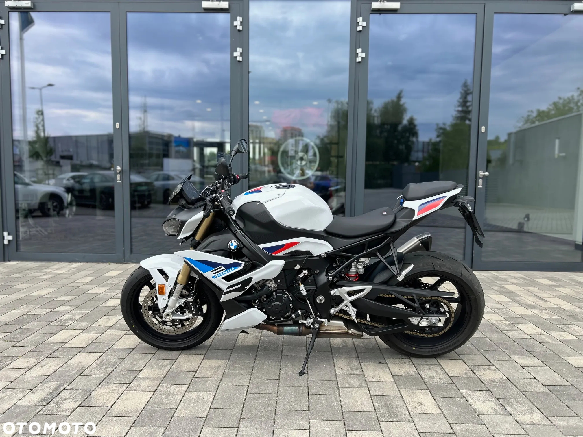BMW S - 5