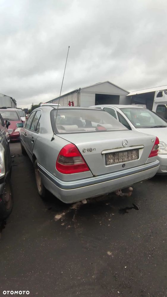 MERCEDES-BENZ KLASA C (W202) C 180 1995 1.8 122KM M 111.920, M 111.921 - 3