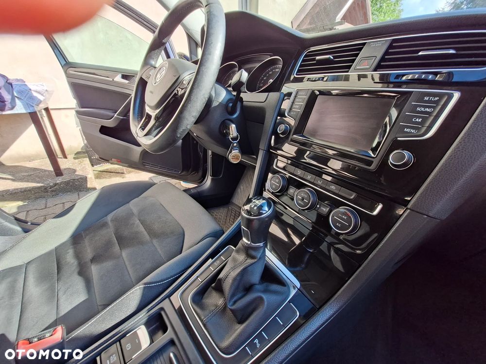 Volkswagen Golf 1.4 TSI BMT Comfortline - 26