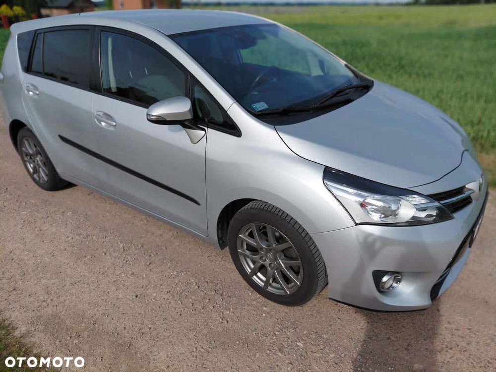 Toyota Verso 2.0 D-4D Premium - 6