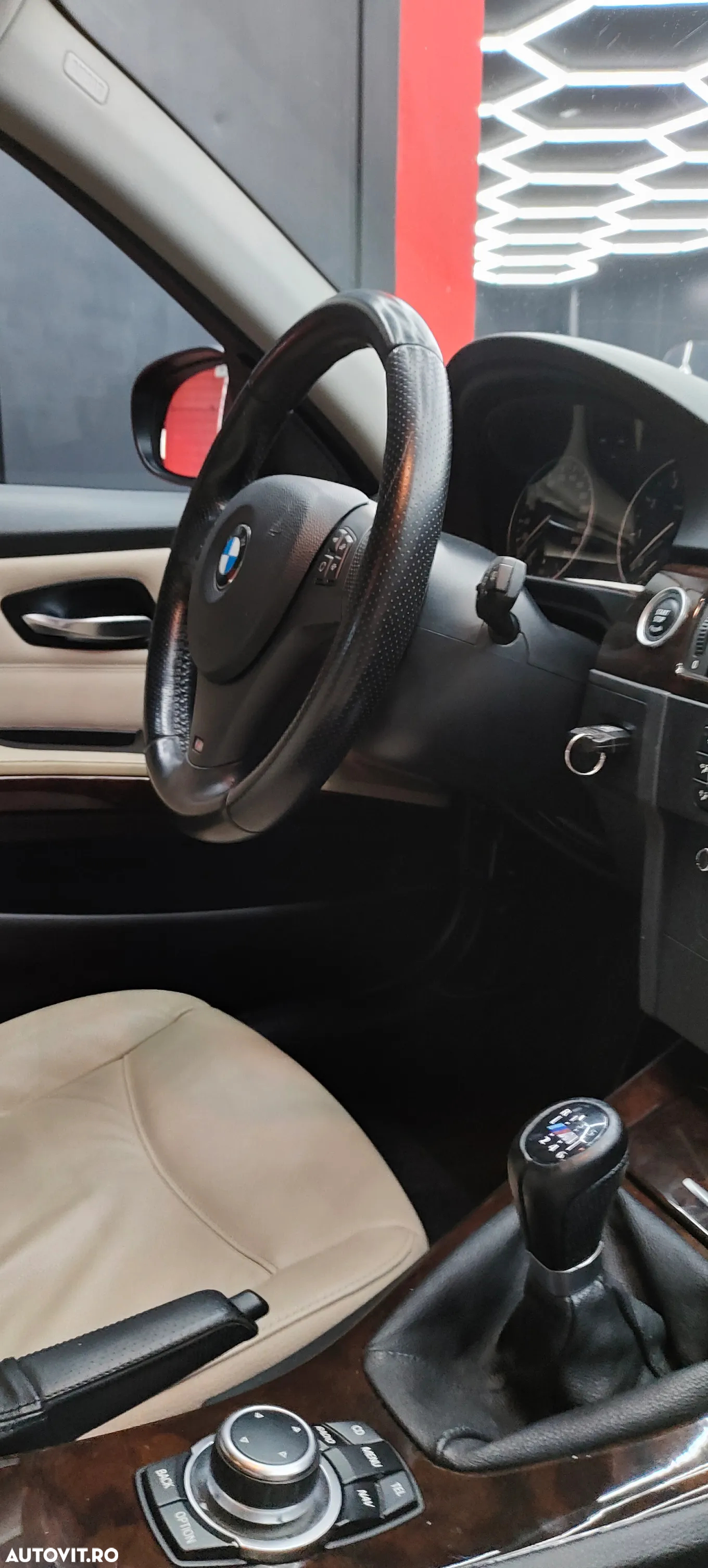 BMW Seria 3 320i - 4