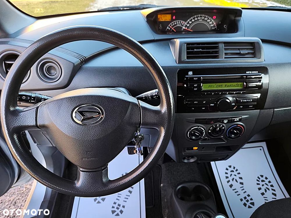 Daihatsu Materia - 12