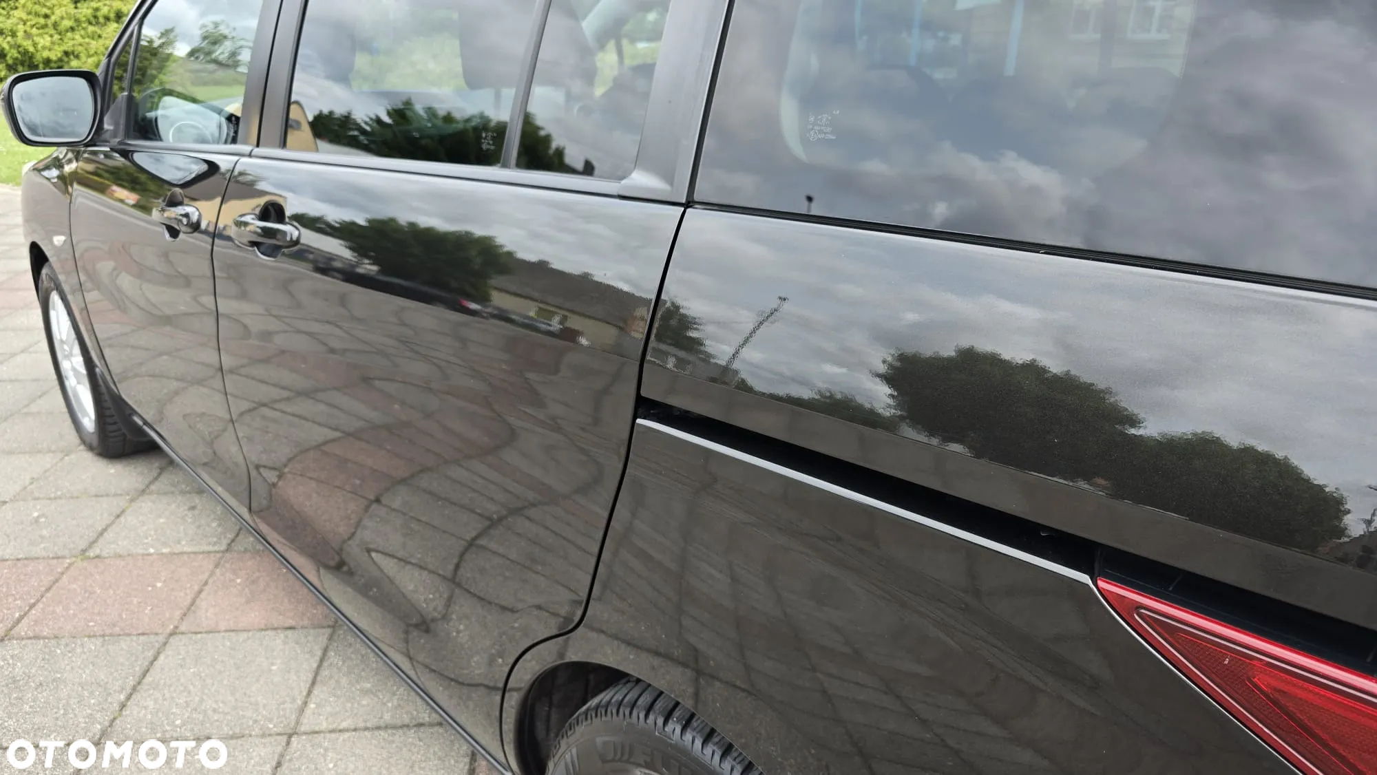 Mazda 5 - 5
