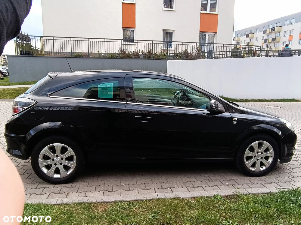 Opel Astra GTC 1.6 - 10