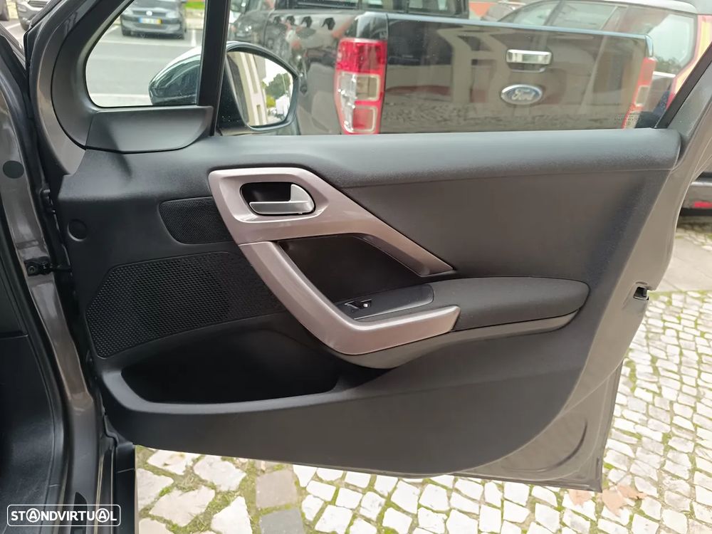 Peugeot 2008 1.2 PureTech Style - 25