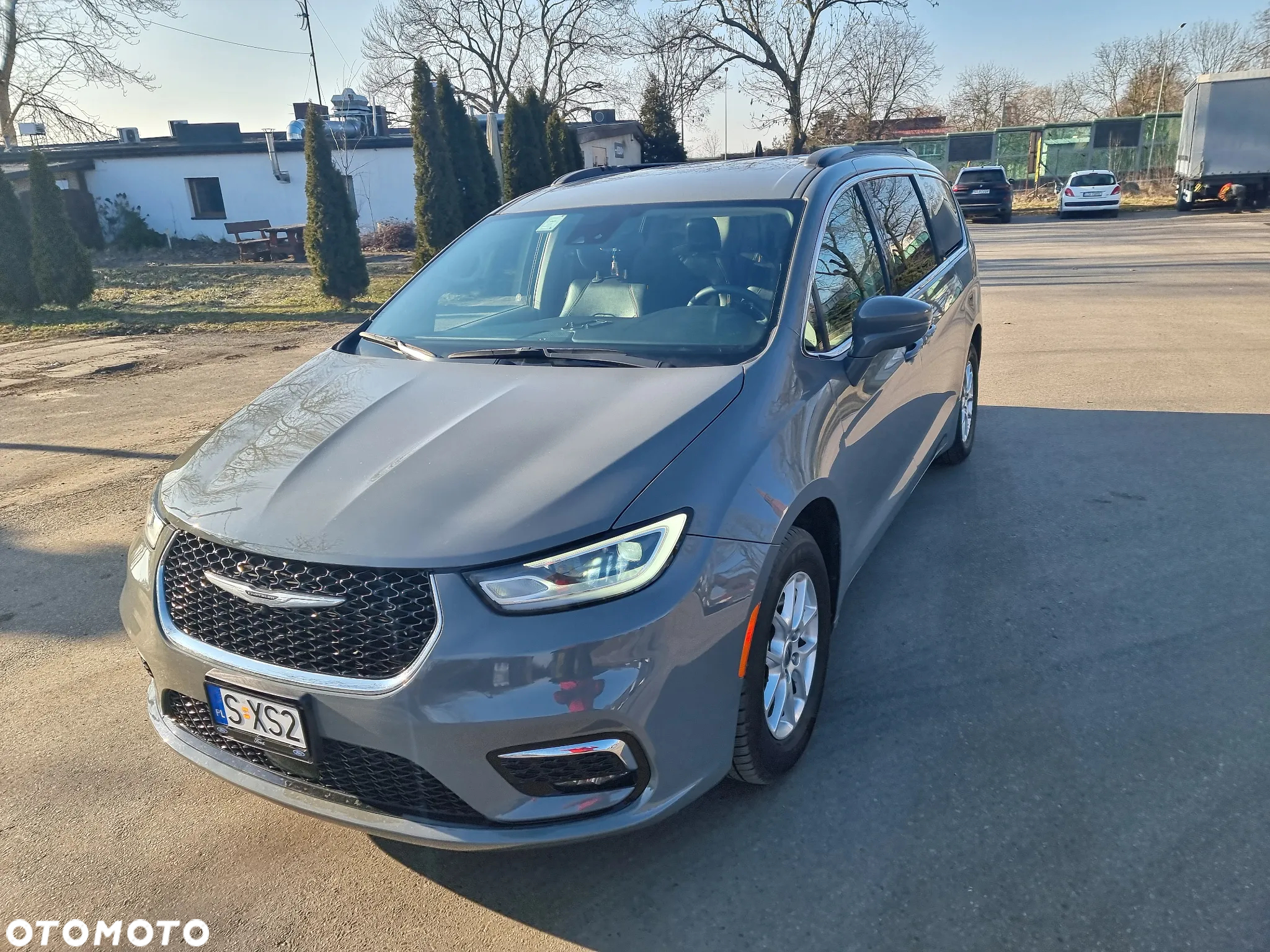 Chrysler Pacifica - 2