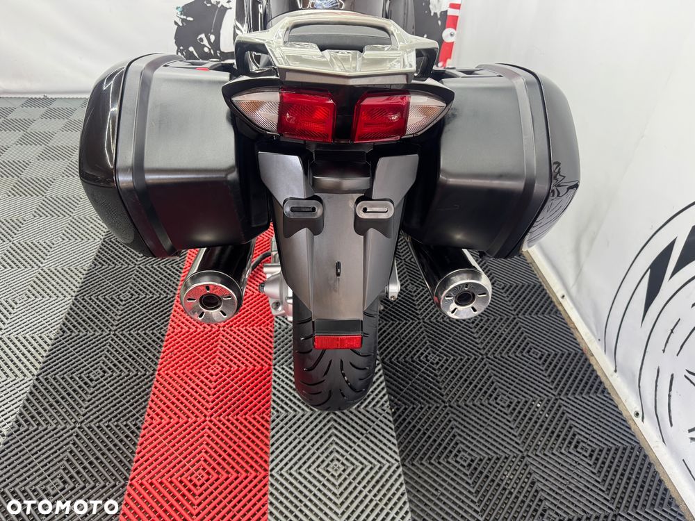 Yamaha FJR - 18