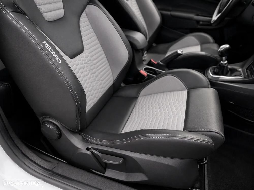 Ford Fiesta 1.6 EcoBoost c/ Pack Pele Desportiva ST - 36