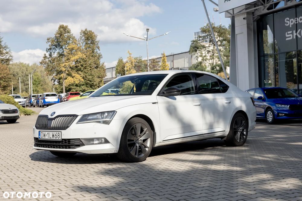 Skoda Superb 2.0 TDI Sportline DSG - 4