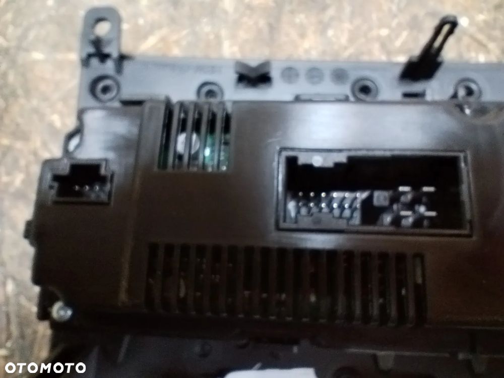 Mercedes W212 W207 radio CD oryginał A2129004910 + ekran wyświetlacz VDO A2129004900 komplet do MERCEDES w212 E-klasa 09- - 11