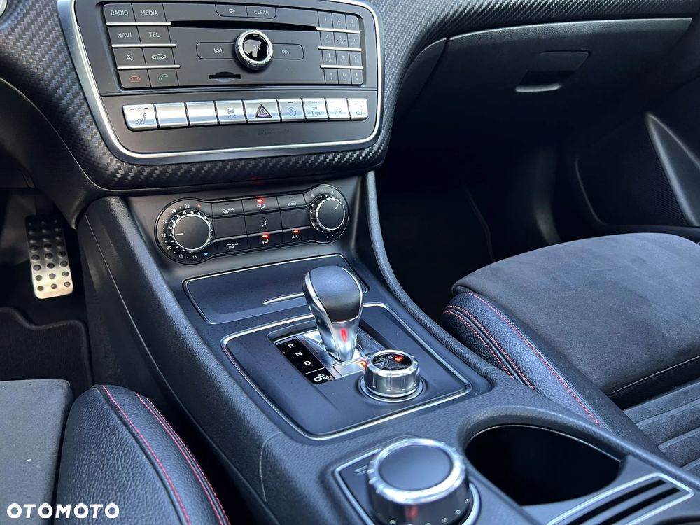 Mercedes-Benz Klasa A AMG 45 4Matic AMG Speedshift 7G-DCT - 31