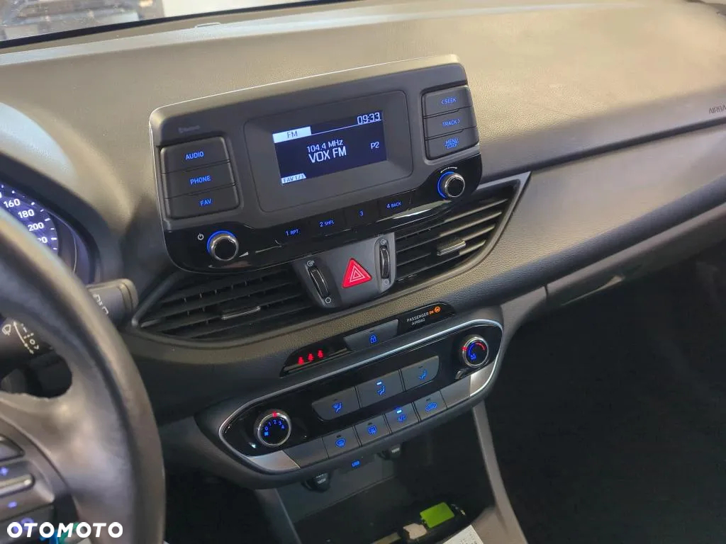 Hyundai i30 1.5 DPI Classic + - 11