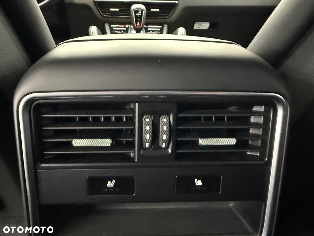 Porsche Cayenne E-Hybrid Platinum Edition - 34