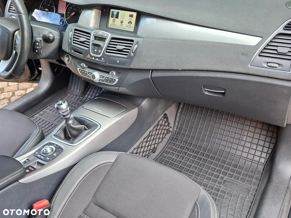 Renault Laguna 2.0 dCi Initiale - 20