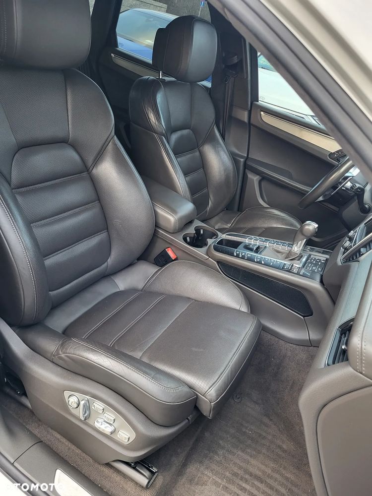 Porsche Macan Turbo PDK - 11